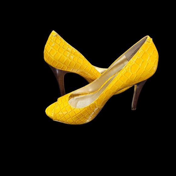 Nine West Liatriso Peep Toe 4" Heel 8M Yellow Snake Print - Picture 4 of 8